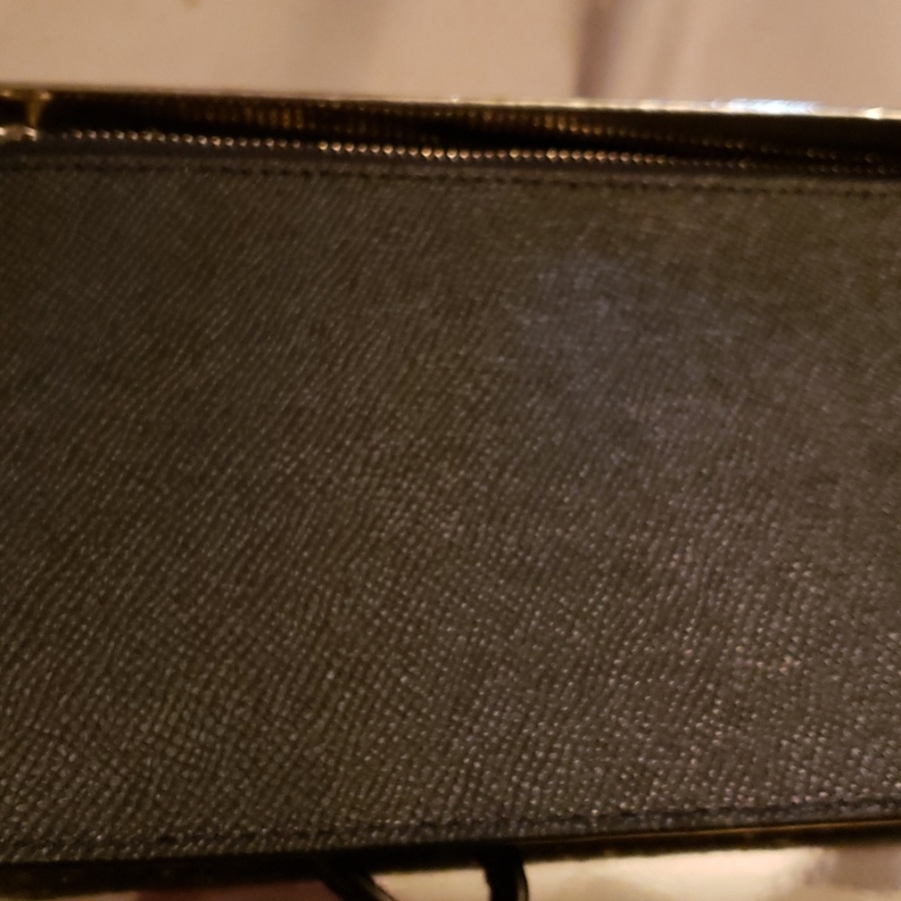 Very pretty Coach wristlet wallet - Picture 4 of 5